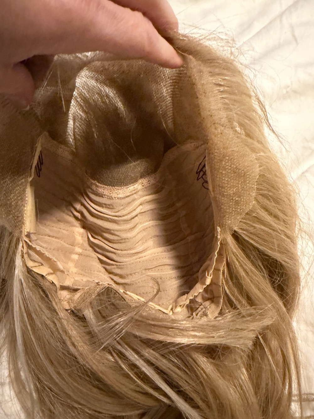 Almost NEW under 8 hours Blonde Straight Bob Wig with Subtle Layers 10-12” - Picture 4 of 5